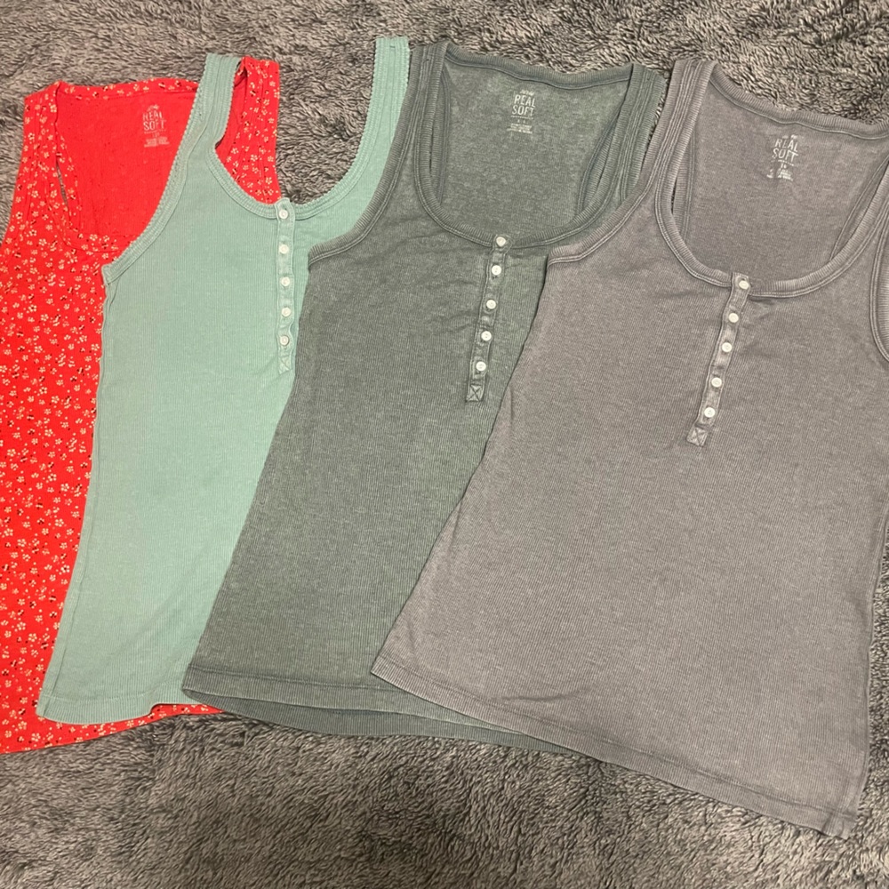 4 aerie tank tops all large one red one green and two gray